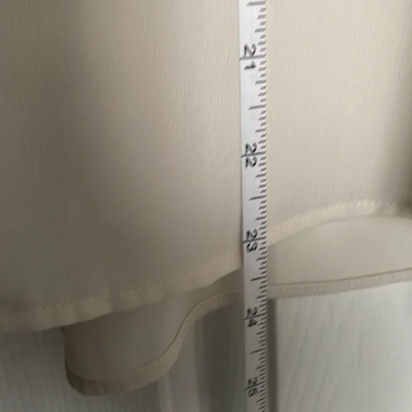 Fun and Versatile! Zara blouse with ruffle neckline and cuffs, black pipi… - Picture 4 of 6